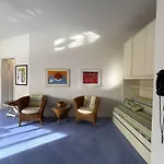 Carrer Μπιμπιόνε